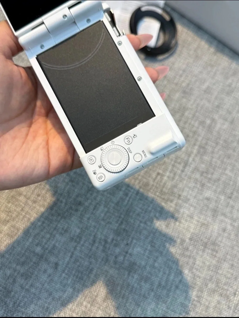 ACCEPTS OFFERS Sony ZV-1F 20.1MP Vlog Camera (White）